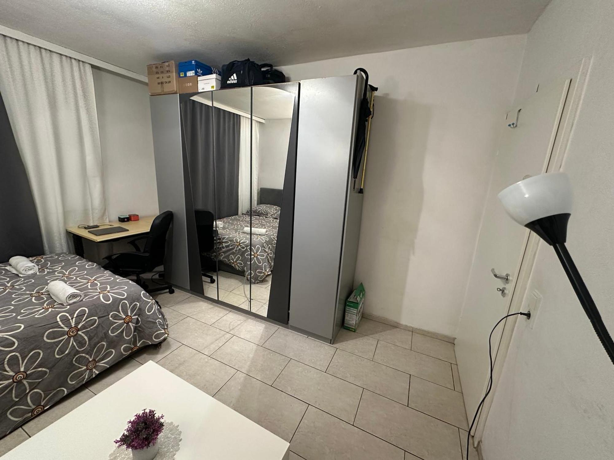 Gießen Schoenes Zimmer In Bahnhofsnaehe In Einer Wohnung Mit Grosser Terrasse מראה חיצוני תמונה