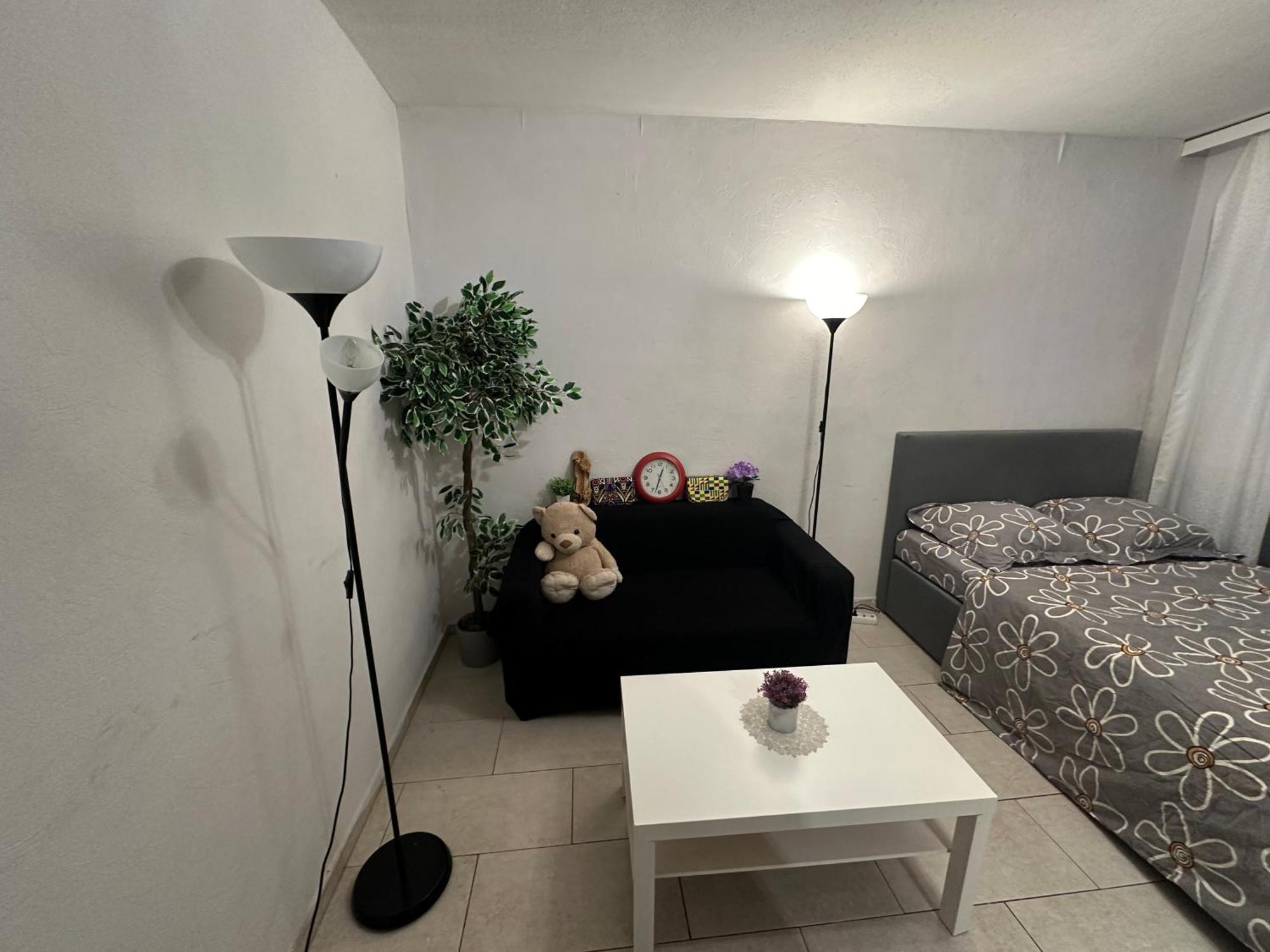 Gießen Schoenes Zimmer In Bahnhofsnaehe In Einer Wohnung Mit Grosser Terrasse מראה חיצוני תמונה